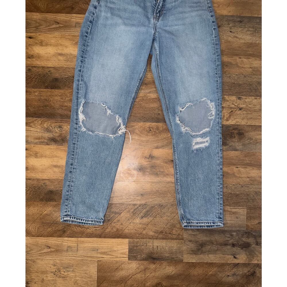 American Eagle women’s STRIGID distressed mom jeans - Picture 4 of 16